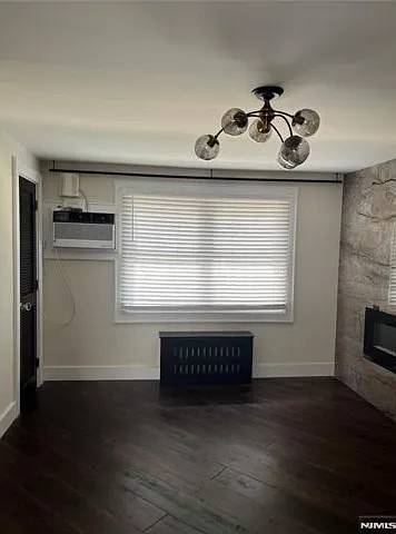 99 Hastings Ave — Photo 4