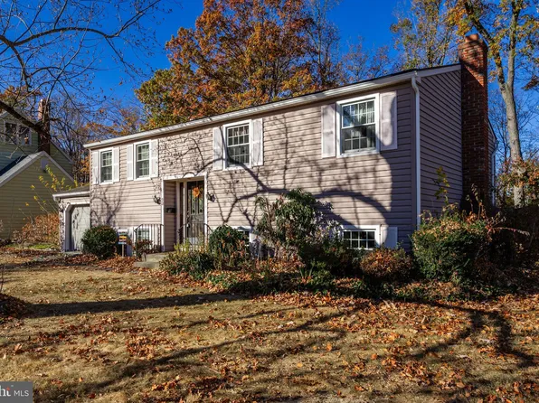 92 Lincoln Dr, Laurel Springs, NJ 08021