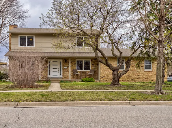 2810 Eisenhower Ave, Ames, IA 50010