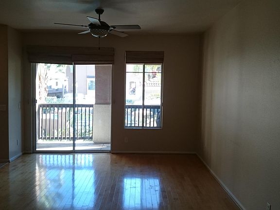 4th image of 962 Camino De La Reina Unit 90