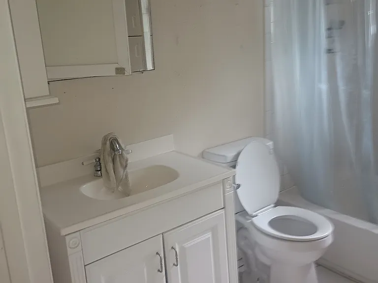 2324 S Brown Ave — Photo 8