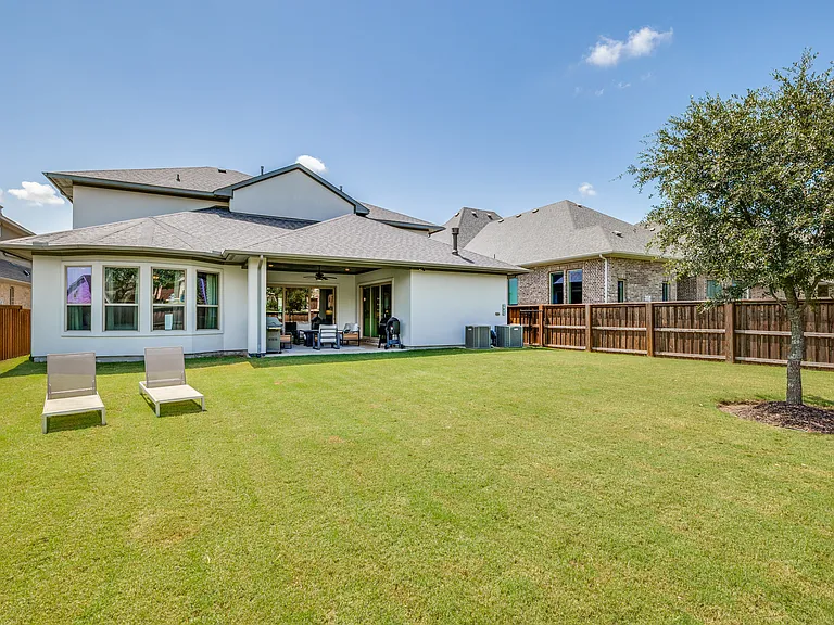 943 Marie Dr — Photo 24