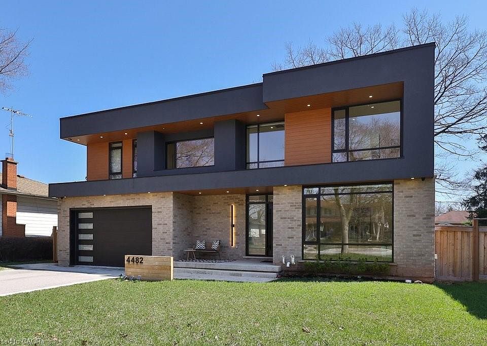 1st image of 4482 Cosburn Cres