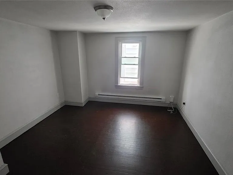 233 W Ridge St — Photo 6
