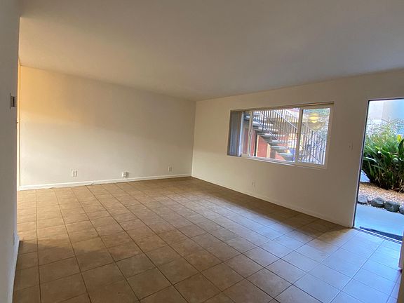 5th image of 5823 Alameda Ave APT A
