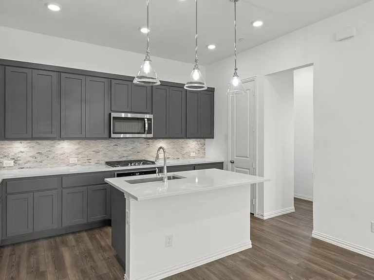 1048 Keene Ridge Dr — Photo 5