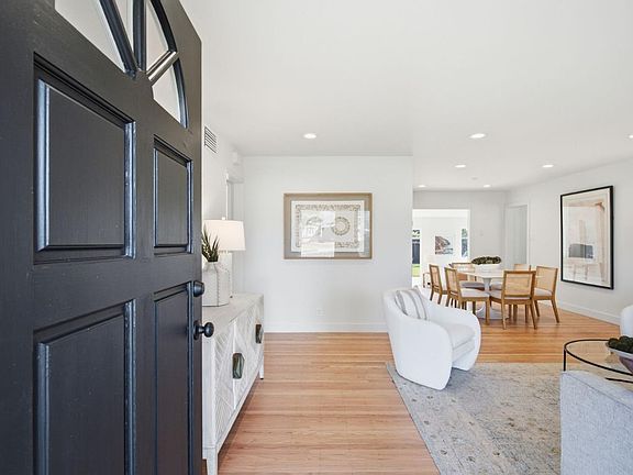 4th image of 10582 Lonna Ln