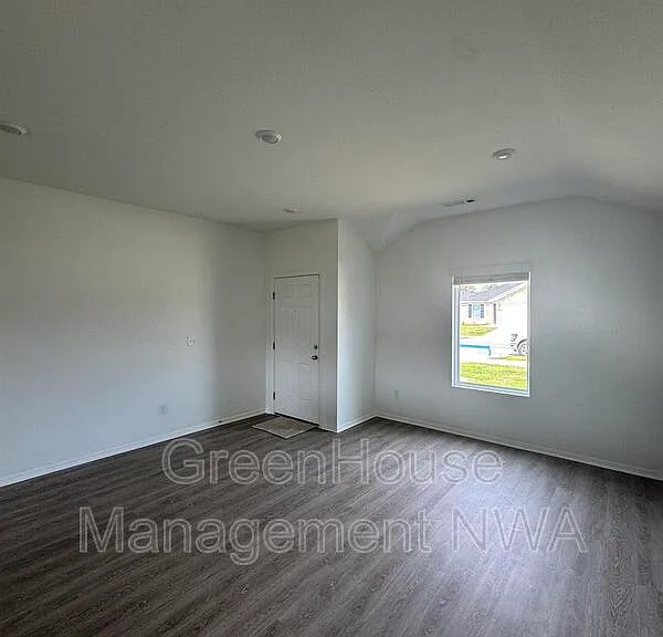 2637 E Gila Way — Photo 5