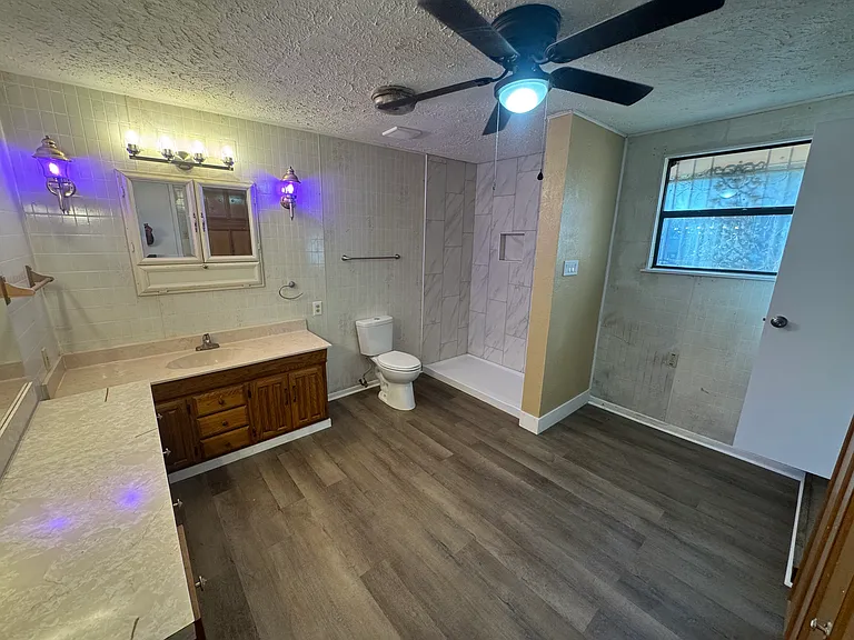 5525 Anderson St — Photo 6