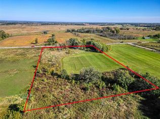 8853 Oak Hill Rd, Omro, WI 54963