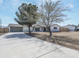 12407 Tonikan Rd, Apple Valley, CA 92308