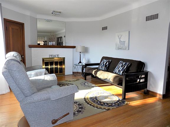3rd image of 6565 Oleatha Ave