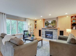 2578 Linwood Ave E, Maplewood, MN 55119