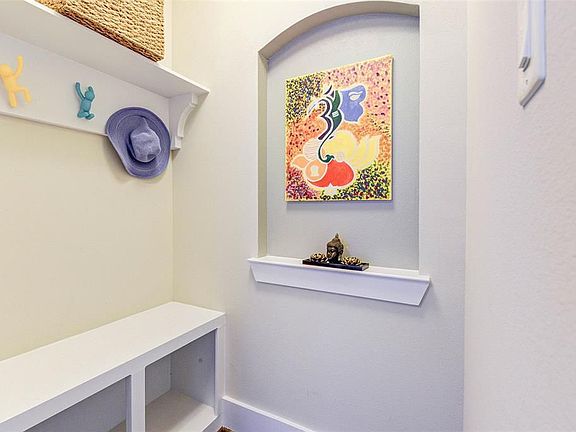 5th image of 817 Algona Ave