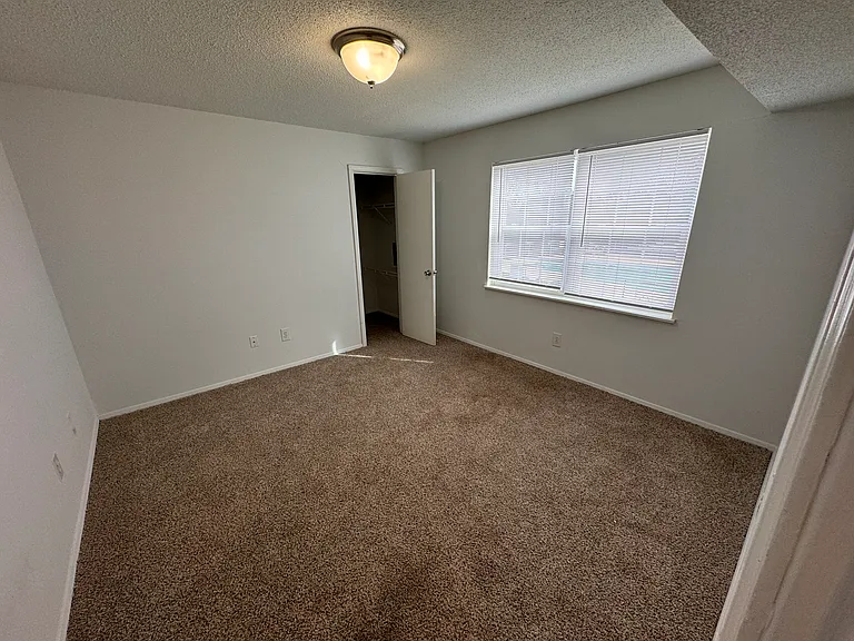 Hunting Ridge Apartments — Photo 31