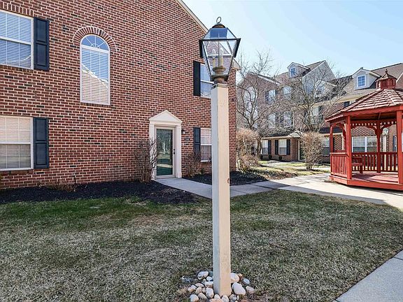 3rd image of 1516 Thomas Jefferson Ct #1516