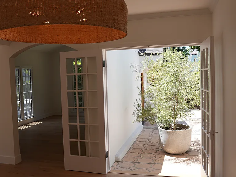 1020 N La Jolla Ave #1020 — Photo 5