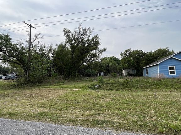 5th image of 401 W Alamito St