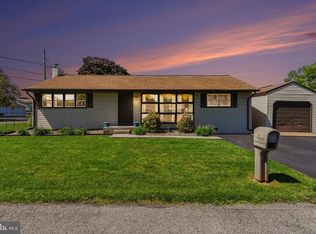 24 Maple Dr, Mechanicsburg, PA 17050
