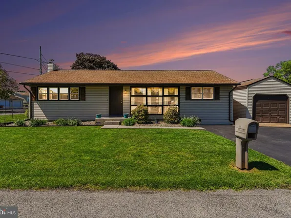 24 Maple Dr, Mechanicsburg, PA 17050