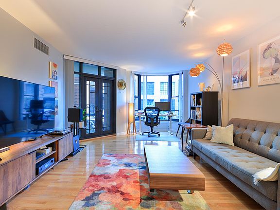 3rd image of 500 W Harbor Dr Unit 415