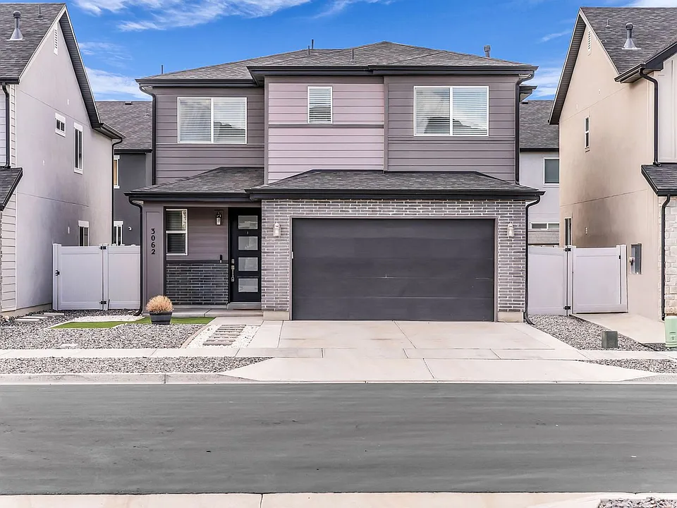 3062 S 2425 W