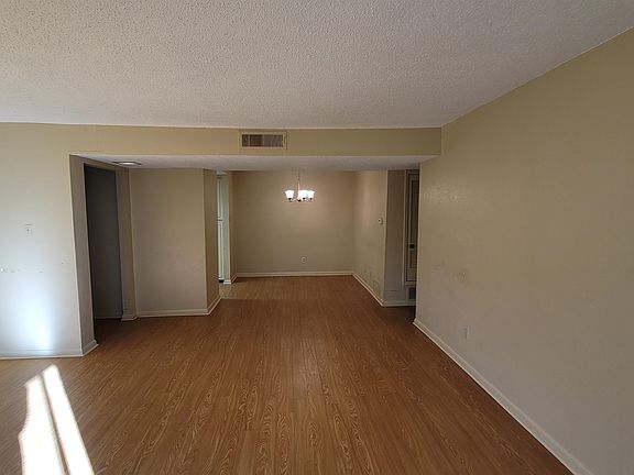 3rd image of 4771 Eagle Crest Dr