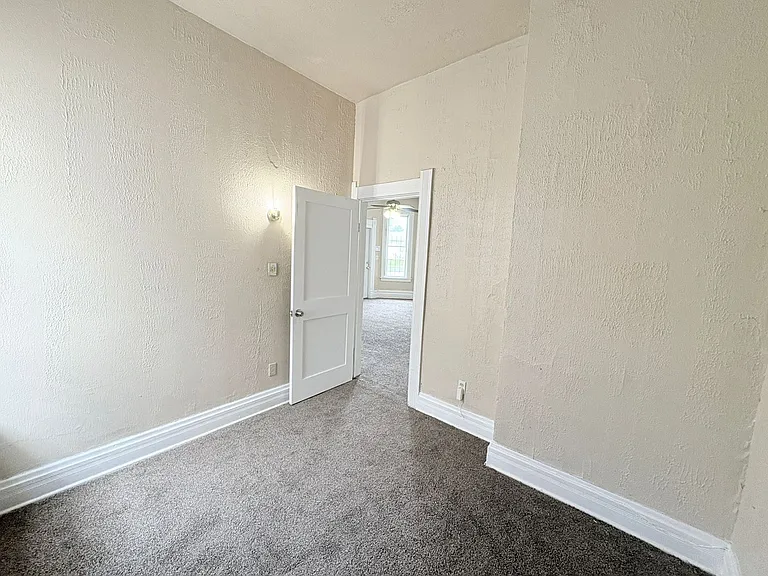 837 Avondale Ave — Photo 11