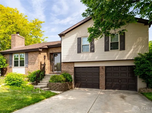 1031 Newpark Dr, Englewood, OH 45322