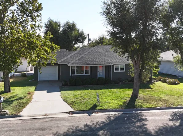 722 N Washington St, Beloit, KS 67420