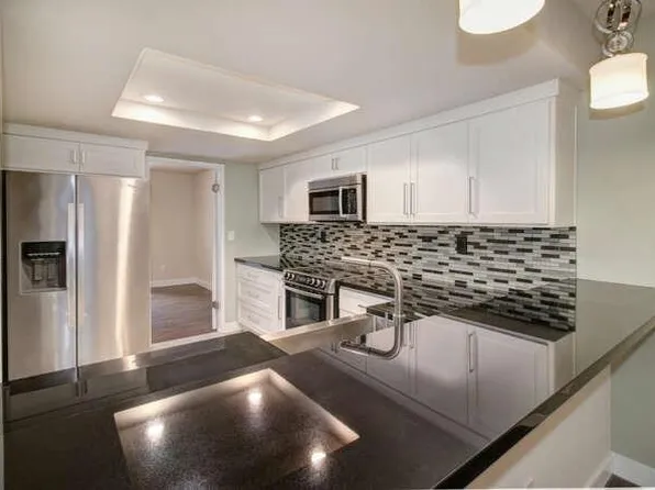 2060 University Park Dr, Sacramento, CA 95825