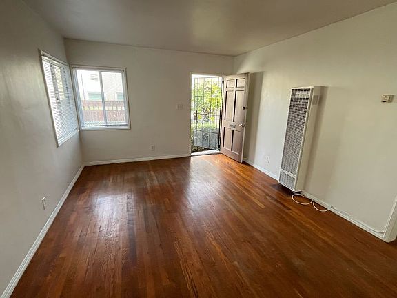 2nd image of 2444 Oak St APT C
