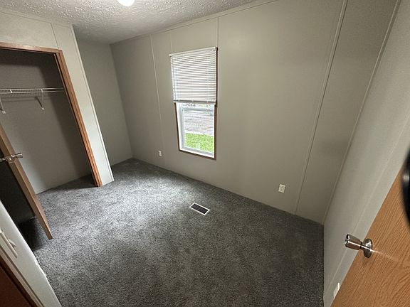 4th image of 129 Hemlock Ct #129