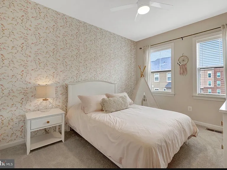45210 Lettermore Sq — Photo 33