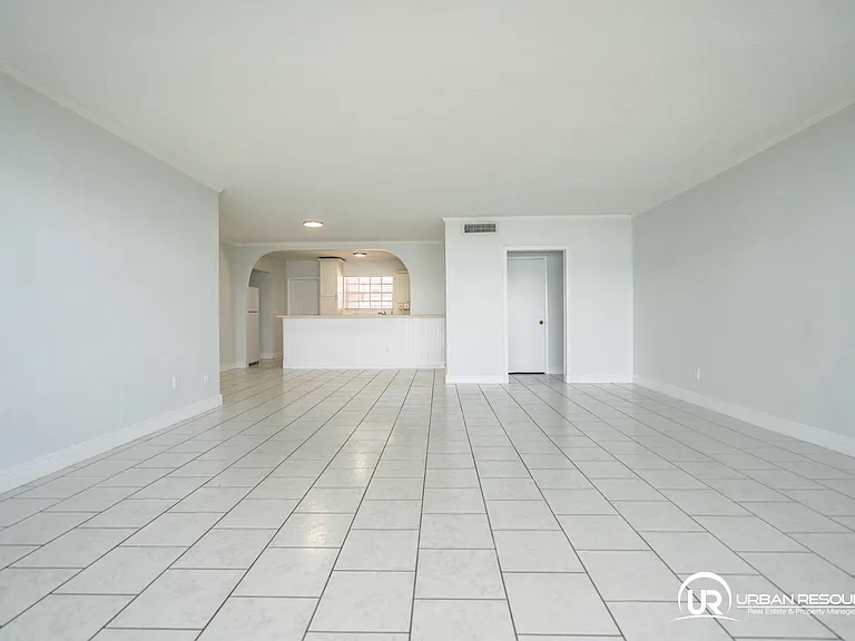 1940 Bay Dr #11 — Photo 13