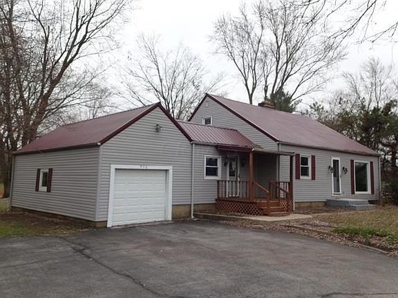 3rd image of 976 Thornwood Dr