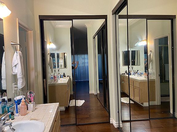 Walking Closet