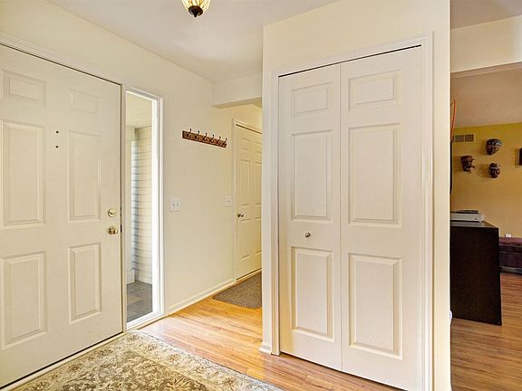 3rd image of 7931 Briarbrook Dr