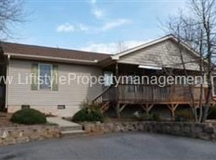 6 Buckshot Ridge Dr, Asheville, NC 28804