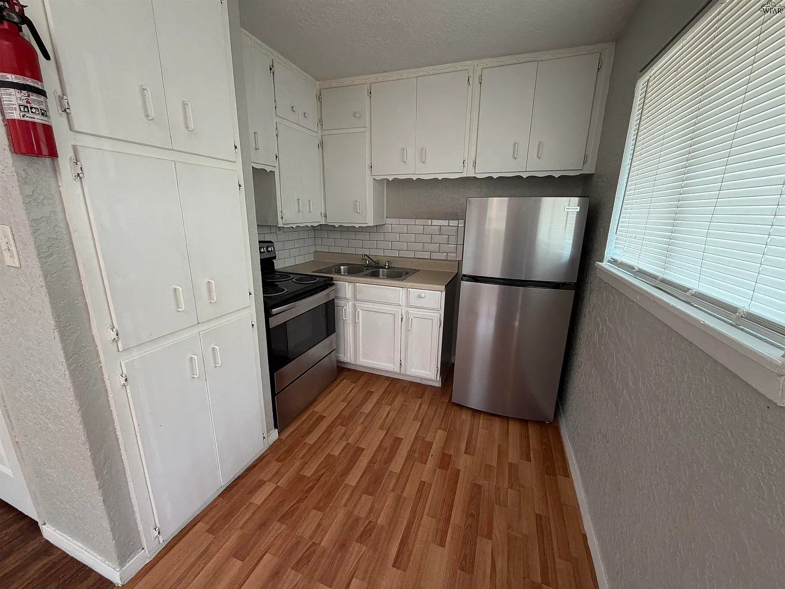 2 bed, 1.0 bath, 577 sqft, $800 — Photo 4