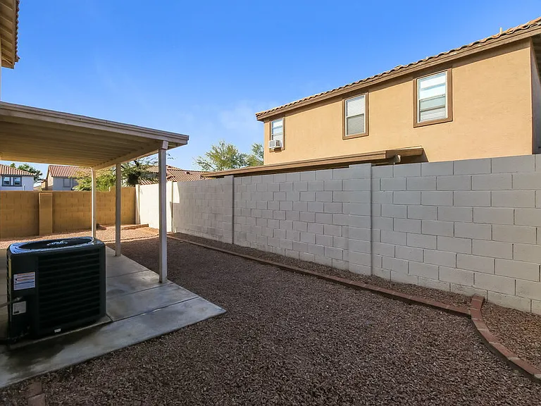 2356 E 35th Ave — Photo 17