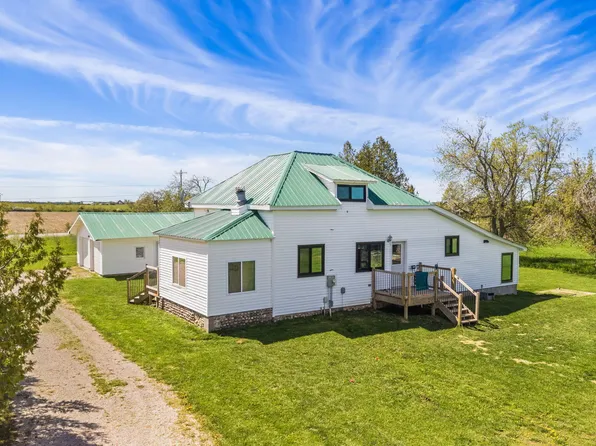 13944 Walker Hwy, Millersburg, MI 49759