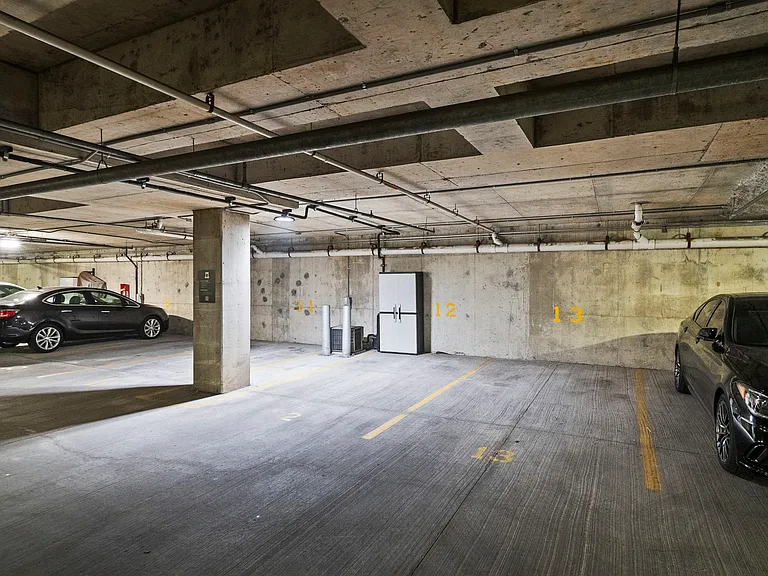 251 Daniel Burnham Sq #701 — Photo 32