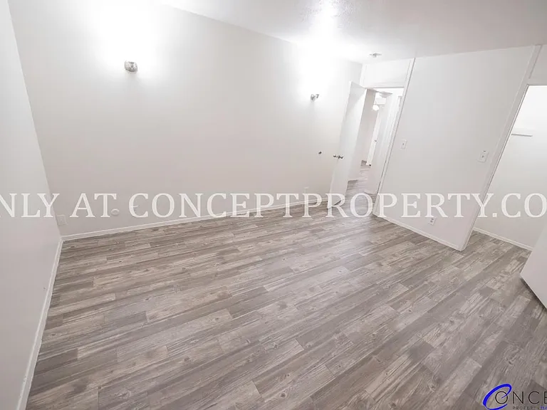 Foothill Terrace — Photo 26