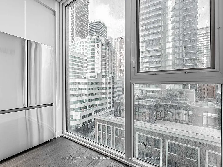 357 King St W #806 — Photo 7