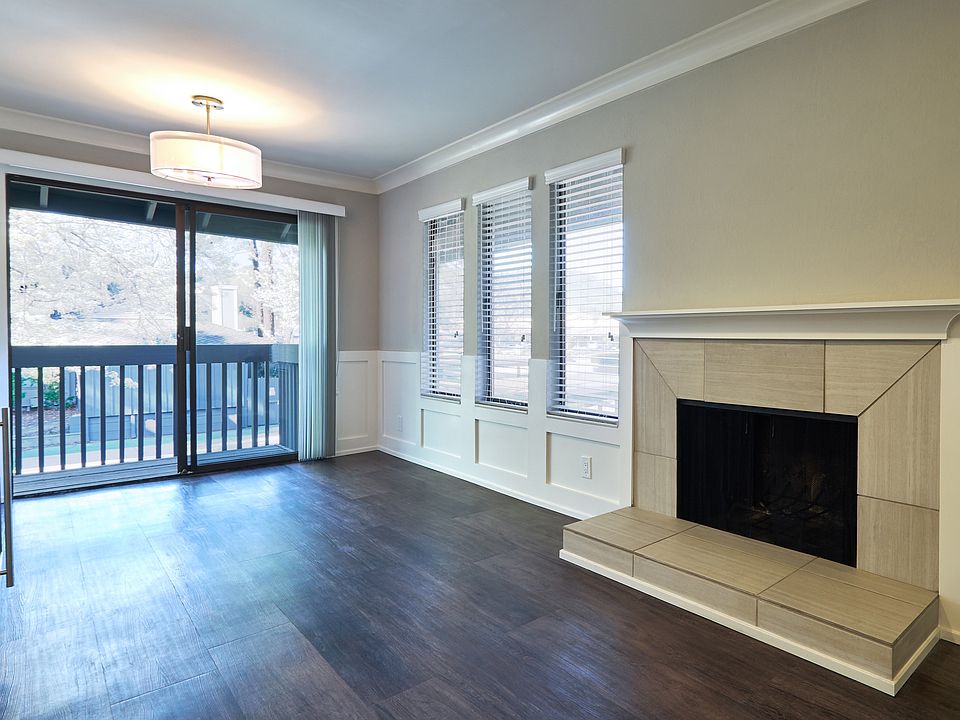DP7 #C fireplace (1)