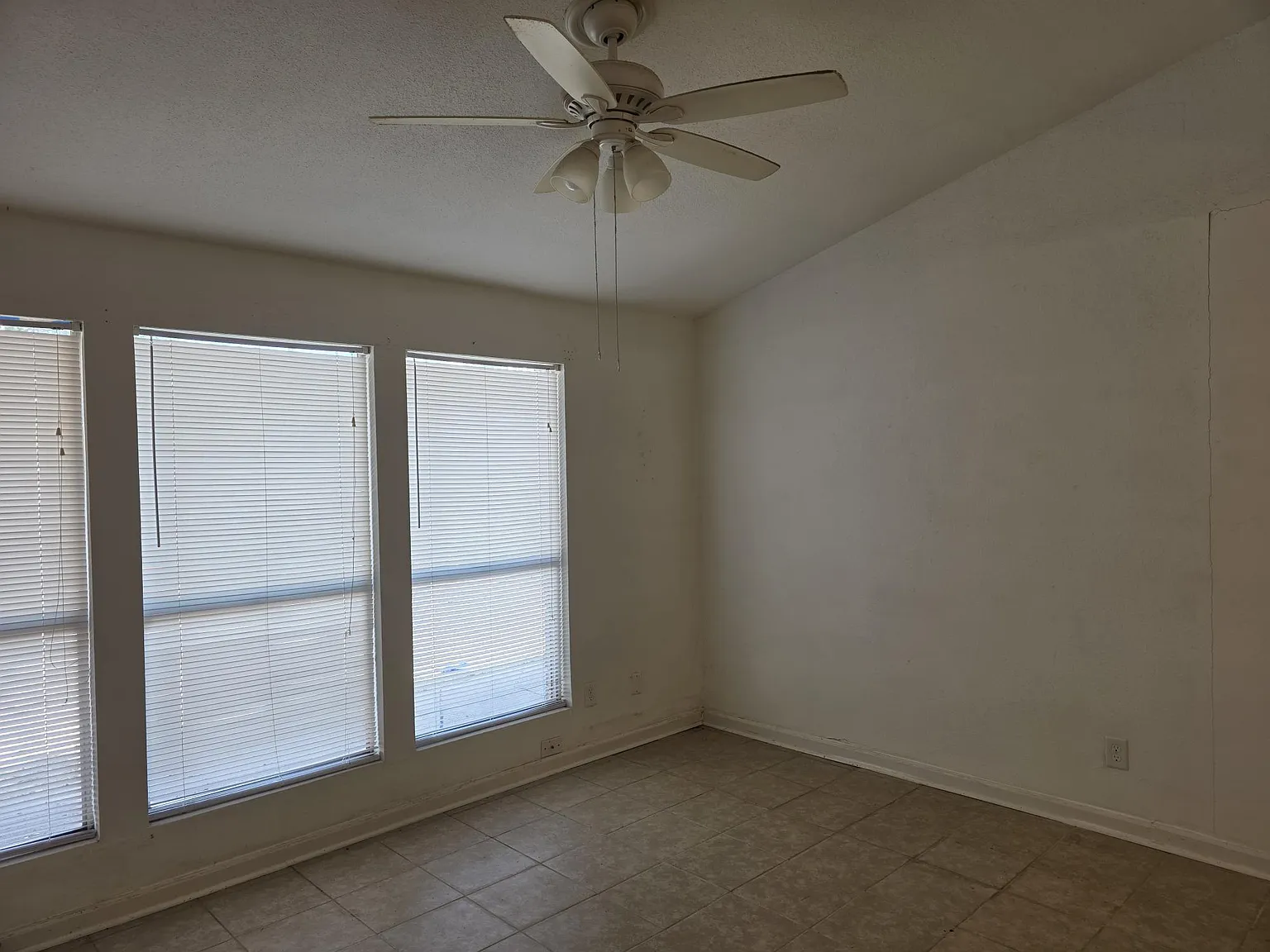 2 bed, 1114 sqft, $1,200 — Photo 4