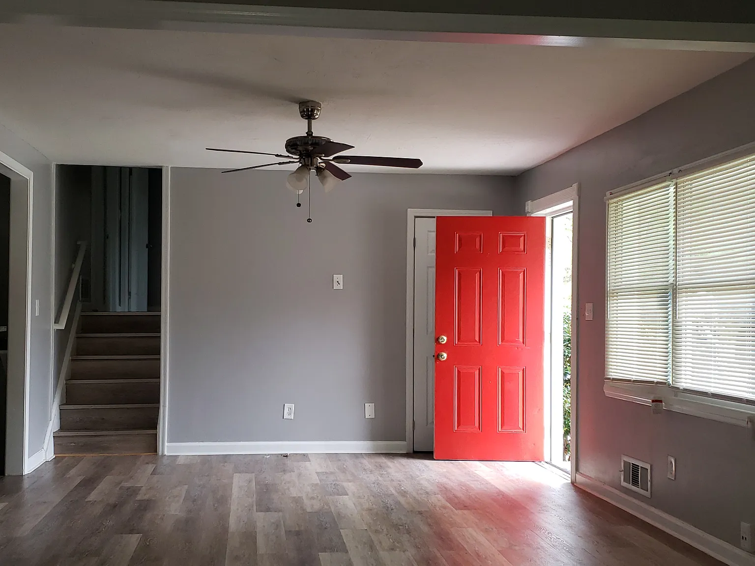 3 bed, 713 sqft, $650 — Photo 2