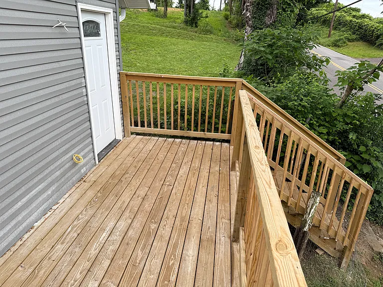 1807 Marion St — Photo 3