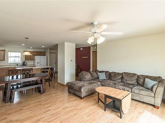 3rd image of 10426 Catalina Dr